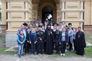 Казаки Павловского городского общества молились за Архиерейским богослужением