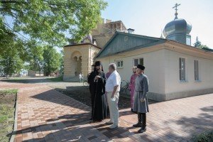 Казаки Павловского городского казачьего общества участвуют в возведении храма