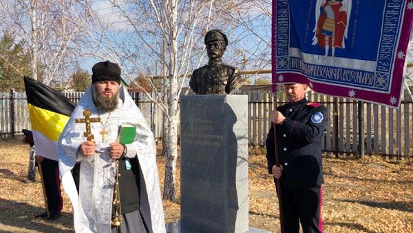 В Госдуме отреагировали на установку памятника «победителю Чапаева»