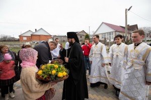 Казаки Яснополянского хуторского общества приняли участие в освящении храма
