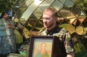 Казаки Кировского района приняли участие в освящении купола для нового храма