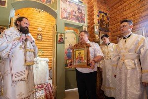 Казаки Железноводского городского казачьего общества приняли участие в освящении храма