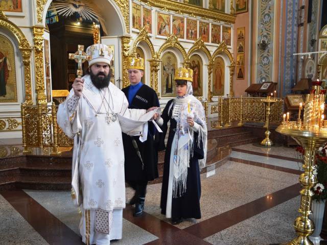 Архиепископ Пятигорский и Черкесский Феофилакт совершил венчание казачьей семьи
