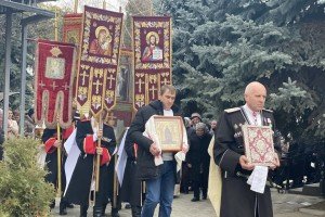 Казаки Усть-Джегутинского городского общества Баталпашинского отдела ККВ помогли в проведении престольного дня