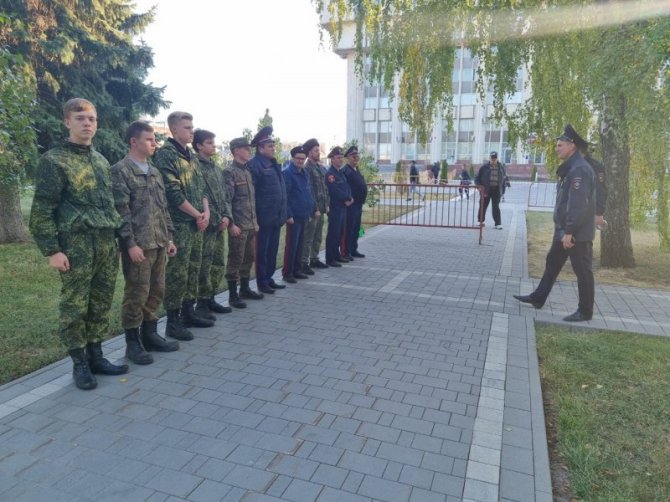 Тульские казаки совместно с кадетами содействуют полиции в охране общественного порядка на День города Тулы